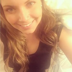 Meet your Posher, Monique